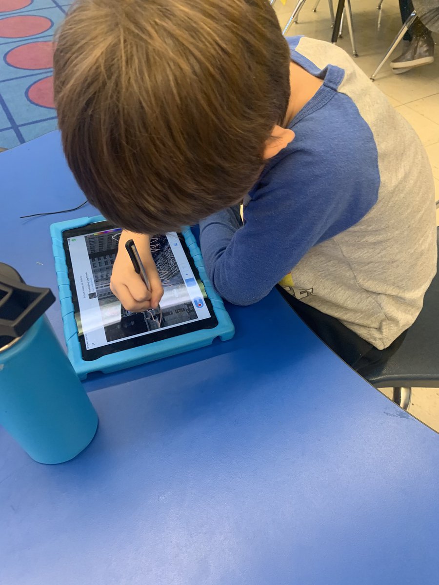 TheBeemTeam's tweet image. Watched a clip about the planning that goes into the #MacysThanksgivingDayParade, did some parade math, and then created our own balloons on #seesaw. Ss were so into this! @Seesaw @Macys @BinghamEagles #bpslearners @Math_BPS