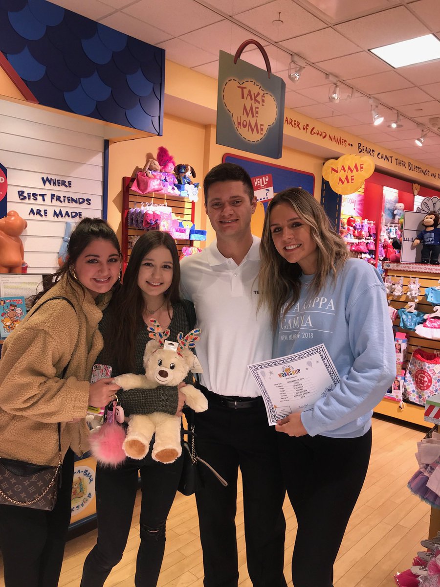 Emery_miller97's tweet photo. TOMORROW NIGHT!!!

@Team_Emery 5th annual Build-A-Bear night 🧸

San Tan Mall. 5-9 PM. 10% discount. Help bring joy to a sick child’s face this Christmas season 🎄 

WE CAN’T WAIT TO SEE YOU! https://t.co/cQTt9FbsIQ