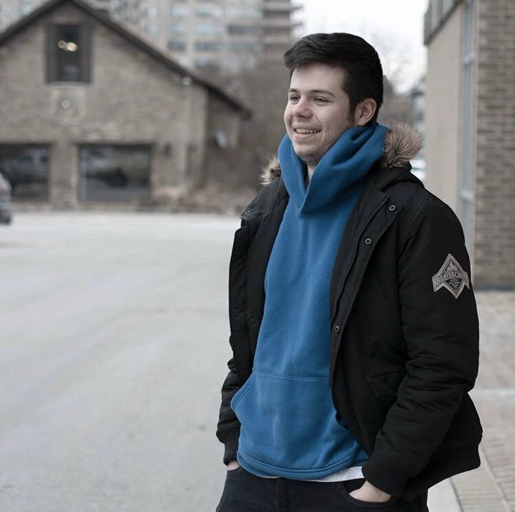 ThomasStrongman's tweet image. Whats your profile picture looking like? Mines looking certified.