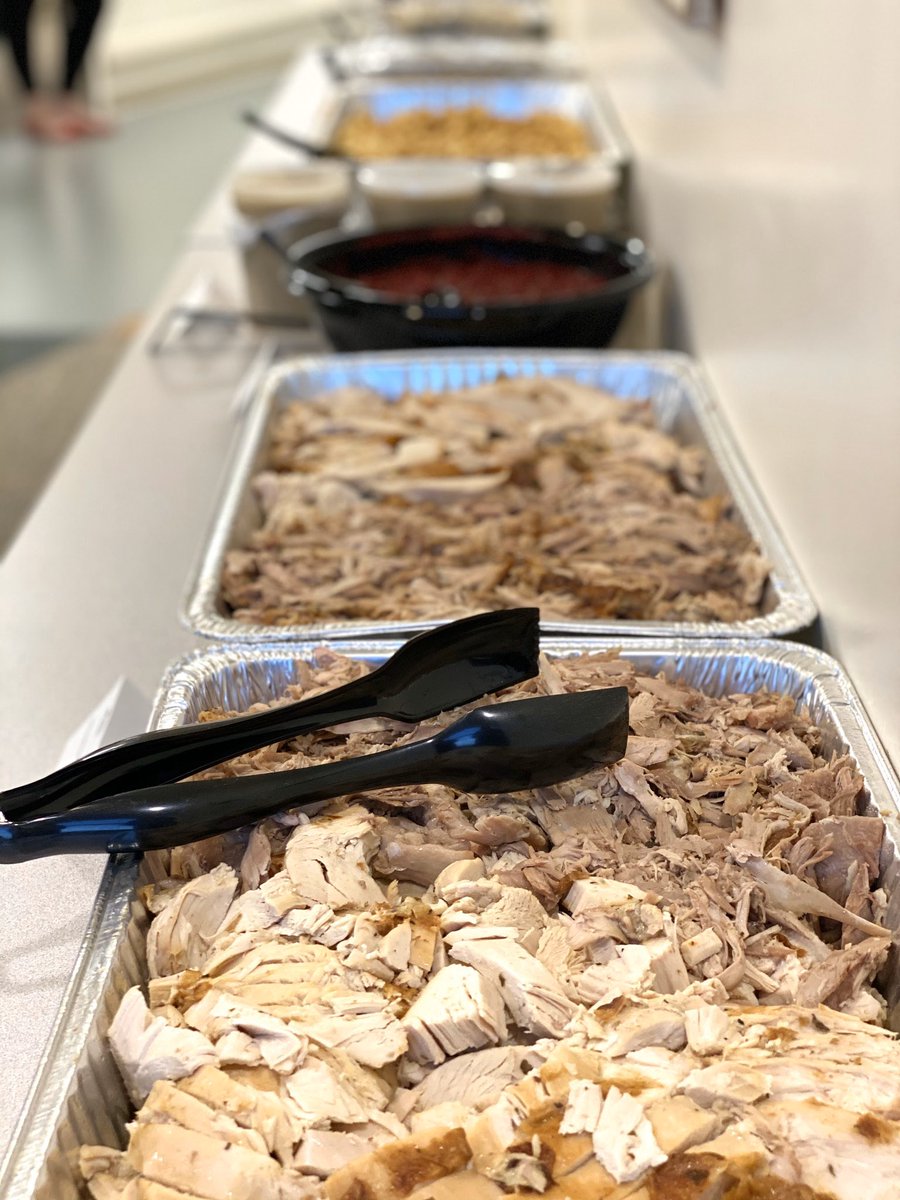 Cubs's tweet photo. Thankful for @JLester34, who provided #Thanksgiving meals to families at @advocatehealth and Chicago shelters today. https://t.co/669nSEpFho