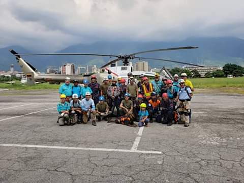 rescatehumboldt's tweet photo. #ParacticaEnFrio #Curso de #OperacionesHelitransportadas #ORH2019 .@rescatehumboldt
#FamiliaHumboldt #Capacitacion #LaCarlota #Helitactica #SAR #Voluntarios #Rescate #CCS #Caracas #Venezuela https://t.co/MUewZXQkqe