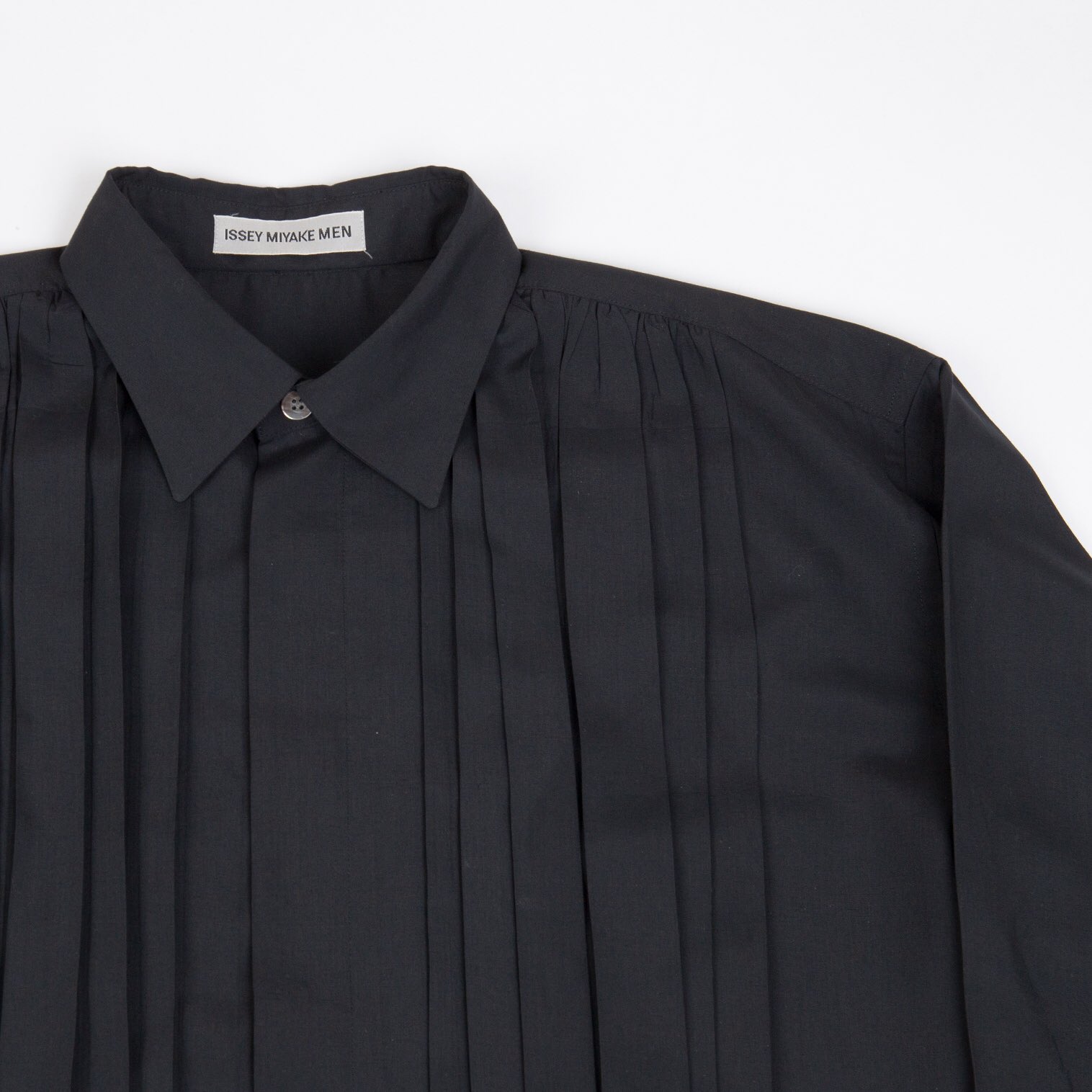 ISSEY MIYAKE　イッセイミヤケ　プリーツ　黒　シャツ アーカイブ ISSEY MIYAKE MEN ブラックプリーツシャツ M