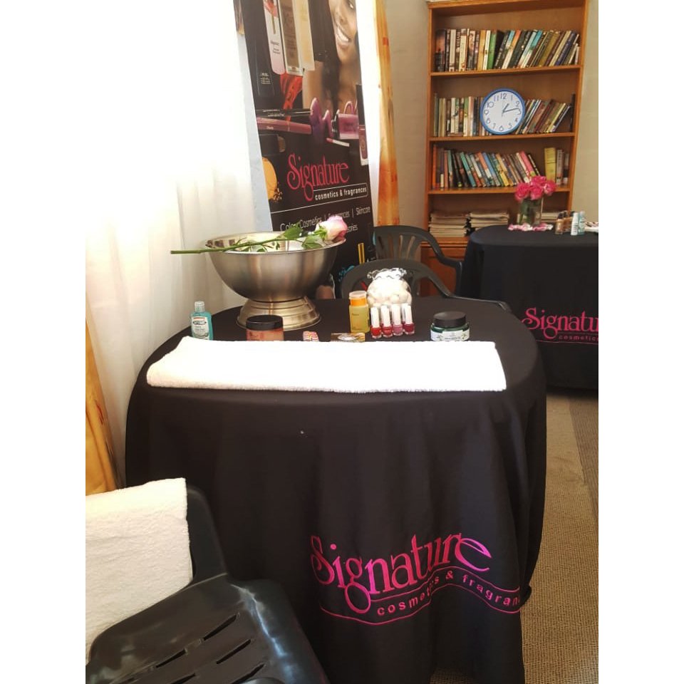 sigcosmetics's tweet image. 1 week until the TOP10 beauties unite for the Face of Miss Signature Finals! This is what they have been doing, giving back to their community. 💞 #foms1920 #csiprojects #community #top10 #faceofmisssignature #finals #signaturecosmetics #lovesignature
