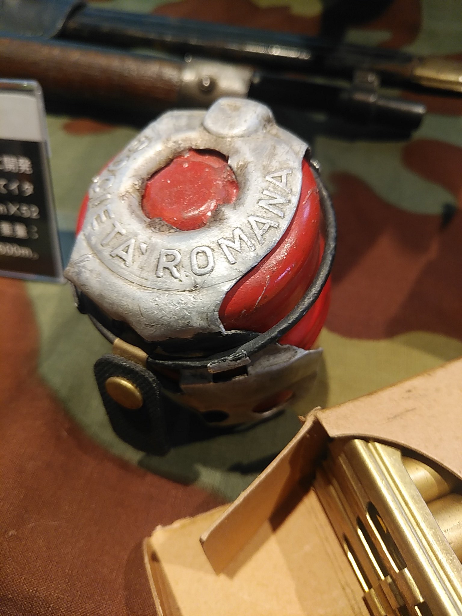 マーノシュ 赤い悪魔は大イタリア祭にてカントクさんが展示されてた実物を拝見しましたが ホントに赤いんですよね 目玉の展示品fnabと並んで感激を覚えたブツでした マーノシュ 赤い悪魔は大イタリア祭にてカントクさんが展示されてた実物を拝見しましたが ホントに赤いんですよね 目玉の展示品fnabと並んで感激を覚えたブツでした