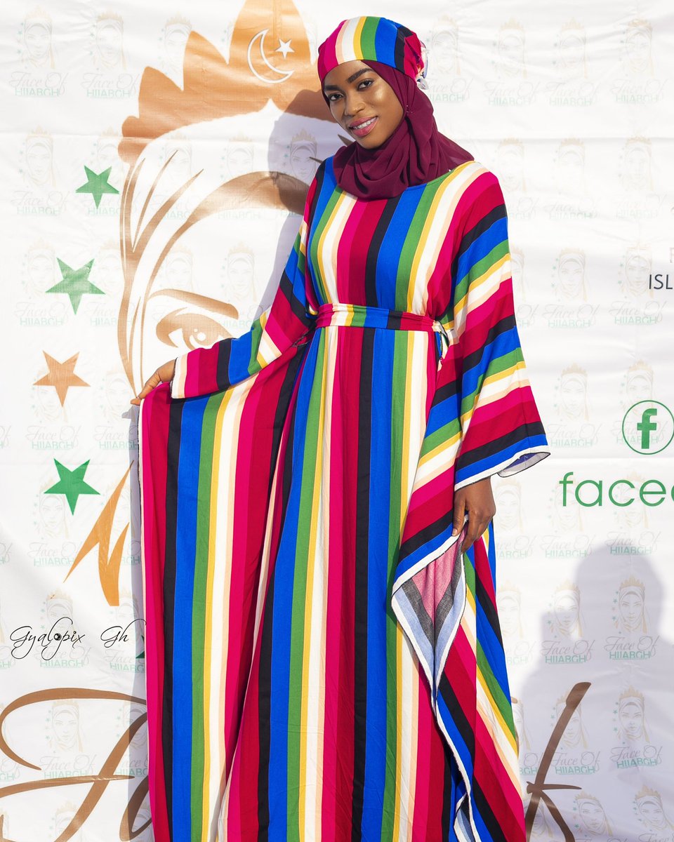 faceofhijabgh's tweet photo. *Firdaus*
Hijab is not oppression it's a choice to obey my maker because to my lord is my submission.
clothing: #DasandaClothing
make over: #Amishbeauty & #Flashylav
photography: #Napor & #Gyalopix
#faceofhijabgh #modestytakenover #teamcoverup #modestQueen #Allahleads https://t.co/qQhhDTdgIu