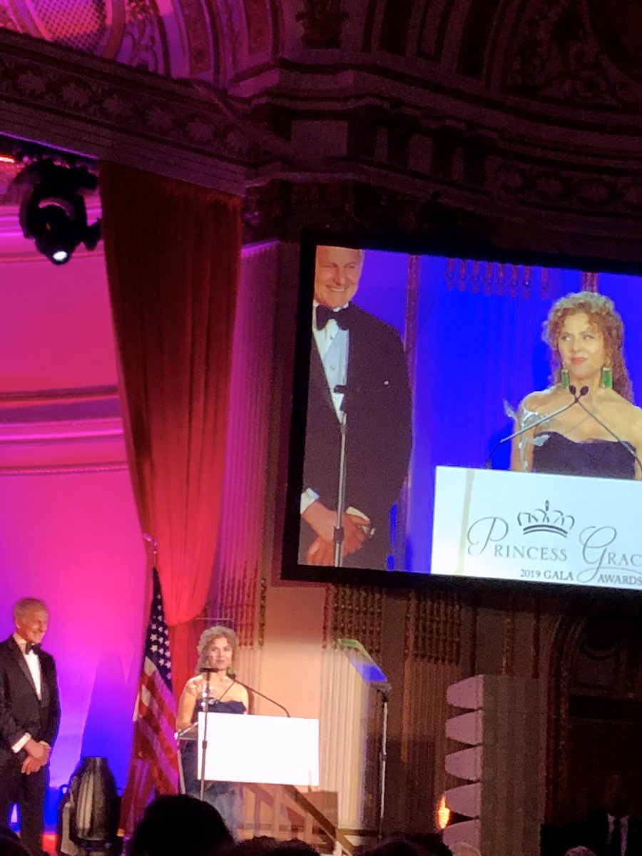 👏🏻 👏🏻 Take a bow 🙇‍♀️ 🙇2019 @PrincessGraceUS awardees! In the presence of HSH Prince Albert of #Monaco, #AldisHodge #ChinonyeChukwu, #VictorGarber headline at tonight’s Gala... and the coveted Prince Rainier III Award goes to #BernadettePeters. Toutes nos félicitations!! 👏🏻 👏🏻