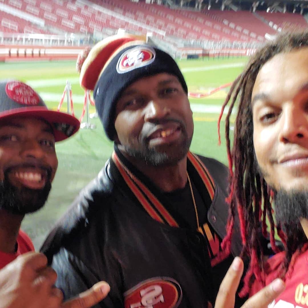 AZ4EvryOccasion's tweet photo. Thank you @e40 @sfsourdoughsam @49ers for having us! Such an Honor!ππΎ
Go check the new video clip on their pages & get the song on all platforms. Share this post everywhere!
#ninergang #hyphy #HYPETEAM #freestyledance #FaceEverythingAndRise #MistahZ #nfl @DroopE @MrBeastYT https://t.co/cpwTSl8Shb
