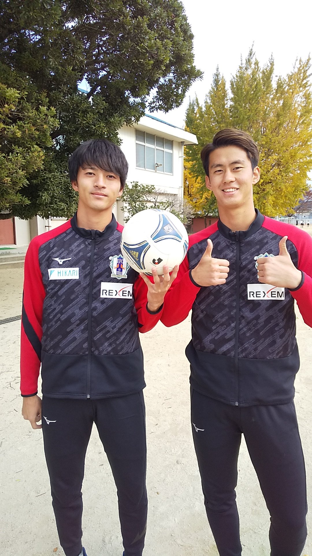 Twitter 上的 愛媛fc ホムカツッ 正解は 川村拓夢 選手と パクソンス 選手の2選手でした Ehimefc 愛媛fc 新居浜市 泉川小学校 シーズンオフも ホムカツッ T Co F0uaopqayf Twitter Twitter 上的 愛媛fc ホムカツッ 正解は 川村拓夢 選手と パクソンス 選手の2選手でした Ehimefc 愛媛fc 新居浜市 泉川小学校 シーズンオフも ホムカツッ T Co F0uaopqayf Twitter