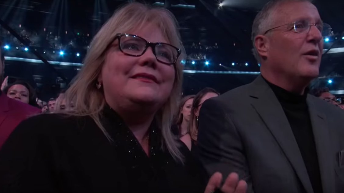 the look in andrea's eyes. she's SO proud of her little girl and it shows. #ARIAsTaylorSwift