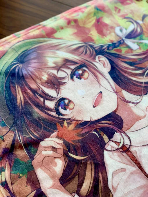 秋の新作ブランケットが通販でもお求めいただけるようになりました!よろしくお願いいたします??

「秋色の絨毯」森倉円オリジナルもふもふブランケット(CANVAS)の通販・購入はメロンブックス https://t.co/9GpX9Ar96X 
