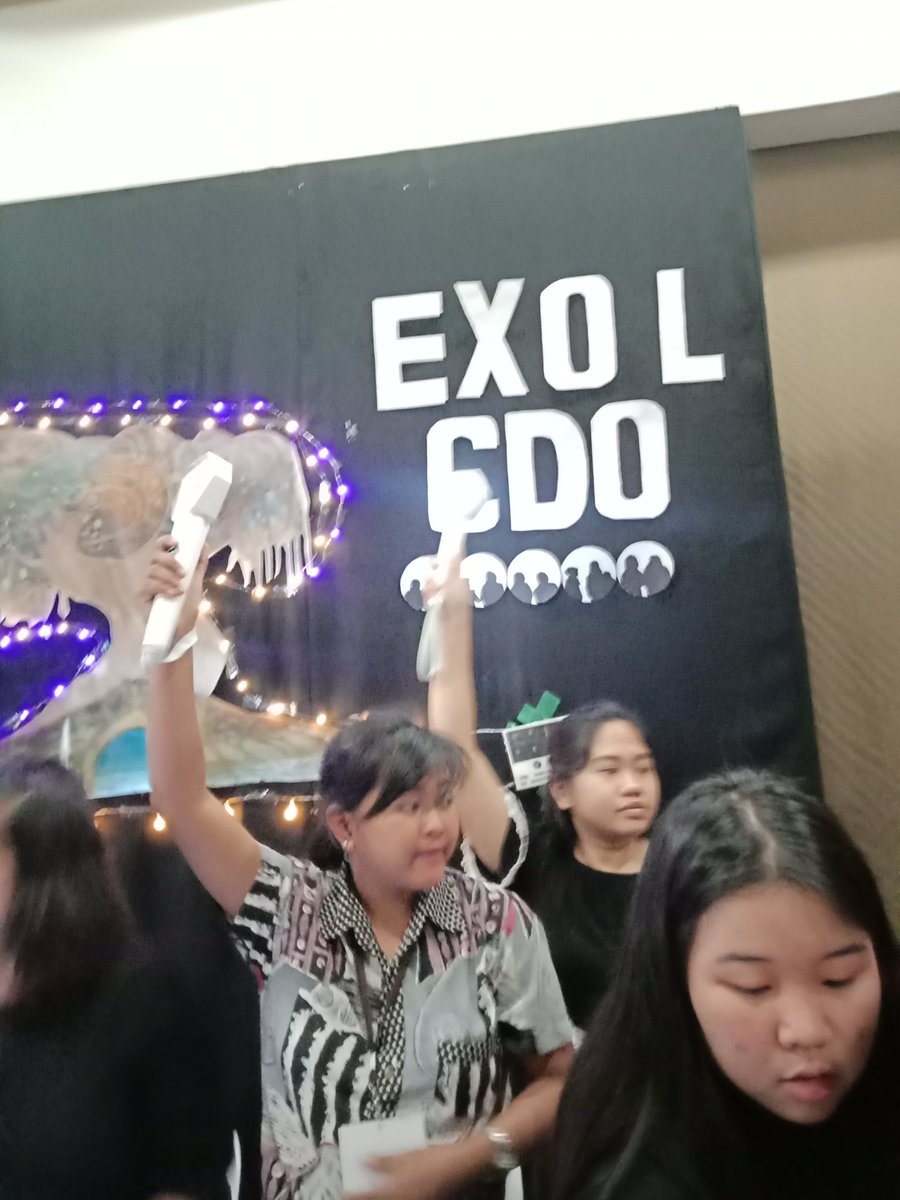 resyielxoxo's tweet photo. KCON3 is 🔥
Grabe akong kwarta nahurot haha. Nalingaw kos album raffle katung tag 3 per bunot HAHA 30 na akong na gasto puro sorry 💔 huhu pero oks lang haha.. I lost my voice sa pag cheer sa nag cover sa OH LA LA and Love Shot❤ 
@EXOLCDO #EXOLCDO #CDOKCON3 https://t.co/zgQuy5bUyP