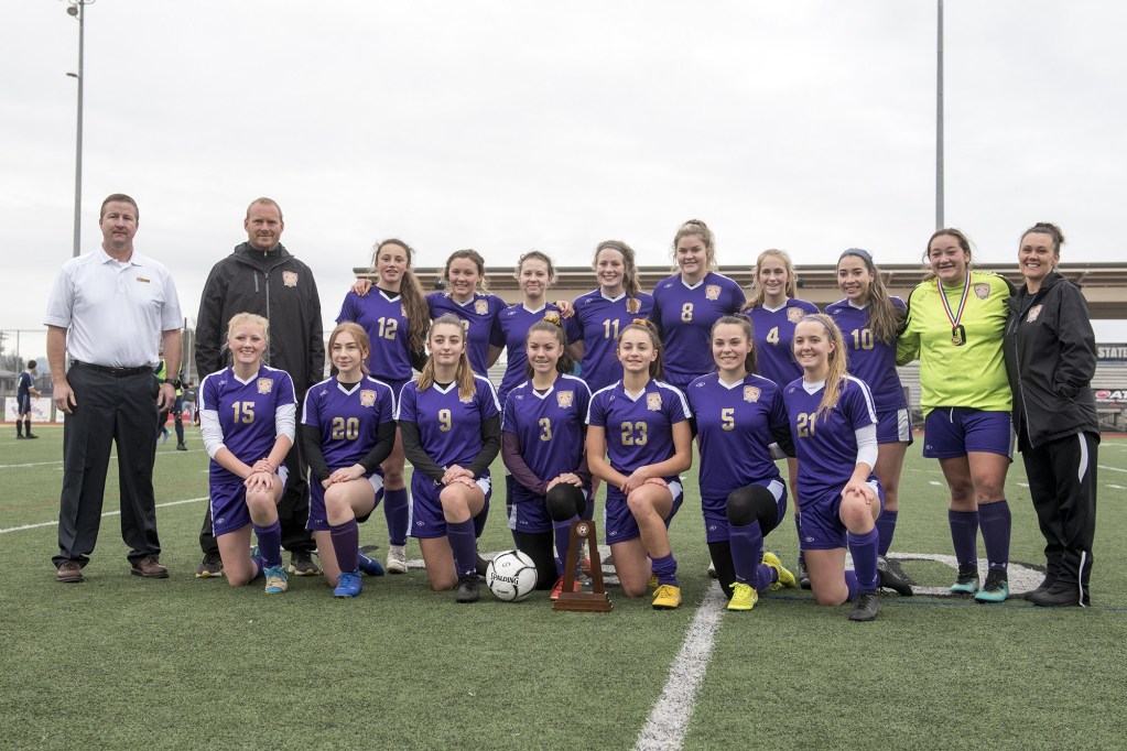DomDamian17's tweet photo. I'm so proud of this young, underdog team that made history in districts this year and came in fourth in state this weekend. The majority of this team had yesterday off to rest before leaving it all out on the court for basketball tryouts today. 💜💛⚽🏀  #gritty #loggerpride https://t.co/wHU6iwQIxF