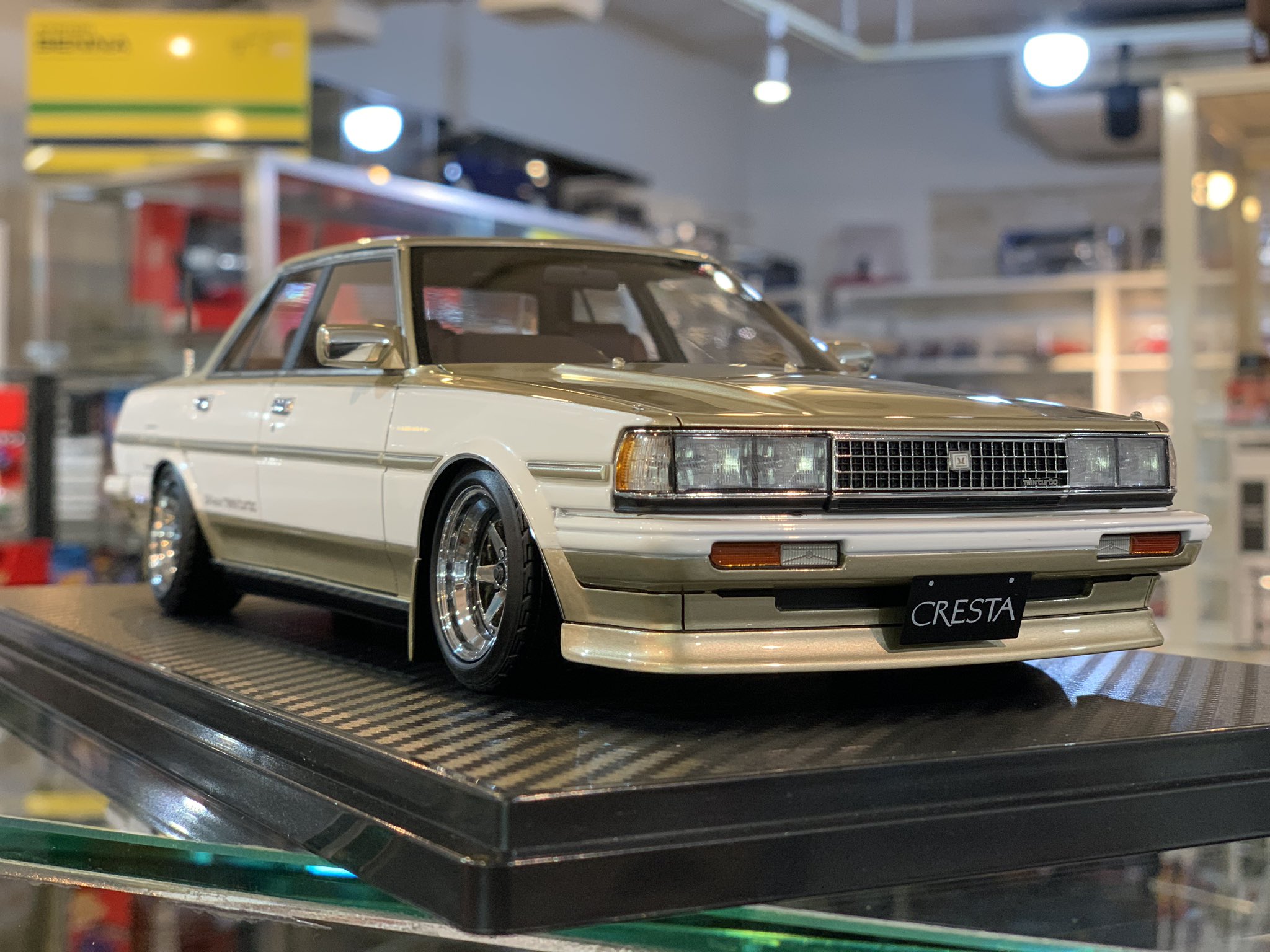 1/18 クレスタ(GX71）後期型 × 2種 カラーサンプルUP