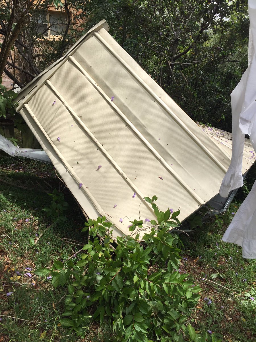 stelladevulder's tweet photo. Someoneβs shed landed in my garden #sydneystorm #pymble https://t.co/7m9CZSkEu0
