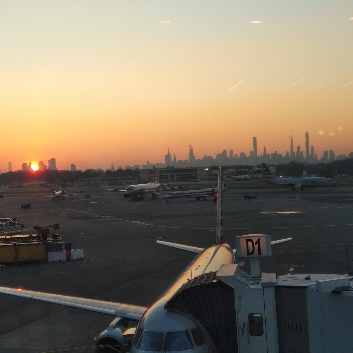 Padera Lab (@paderalab) on Twitter photo At the end of an interesting day of science, hanging out with <a href="/jonykipnis/">Jonathan Kipnis 💔🎗️</a> at LGA. Thanks Jony for the discussion, company and getting me into the room with Manhattan views. #AGentlemanAndAScholar -TPP At the end of an interesting day of science, hanging out with <a href="/jonykipnis/">Jonathan Kipnis 💔🎗️</a> at LGA. Thanks Jony for the discussion, company and getting me into the room with Manhattan views. #AGentlemanAndAScholar -TPP