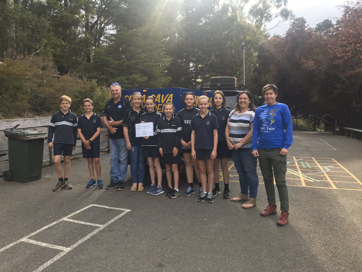 BasinMurray's tweet photo. Yesterday @Ontourozmkh the Menindee Water Run people came and collected our donations. We were proud to be a part of helping give back to the farmers. If you want to help please contact them. It really puts things into perspective. @ScottMorrisonMP @MakeMayoMatter @TolarnoStation https://t.co/GhRkIK3YnV
