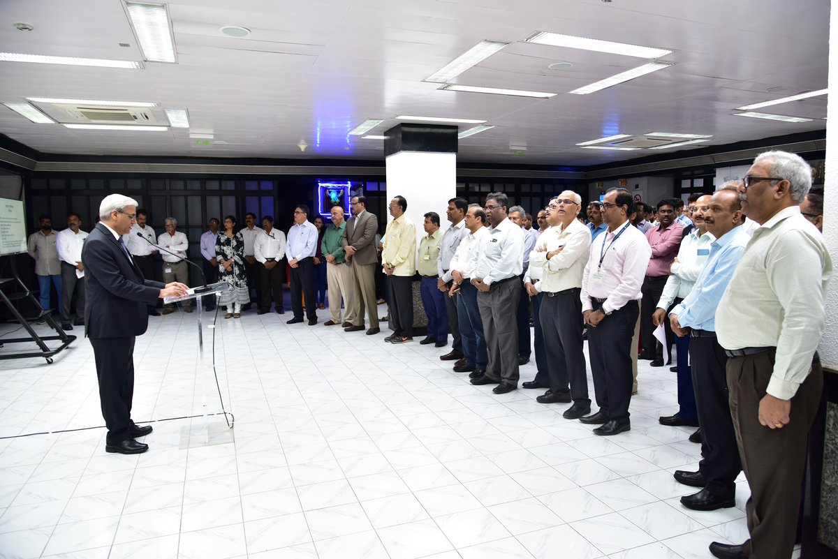 HPCL's tweet photo. On the occasion of 70th #ConstitutionDay pledge was administered at #HPCL Corporate Headquarters in Mumbai to commemorate the adoption of the Constitution of India. #ConstitutionofIndia

@PetroleumMin https://t.co/to08VtRE83