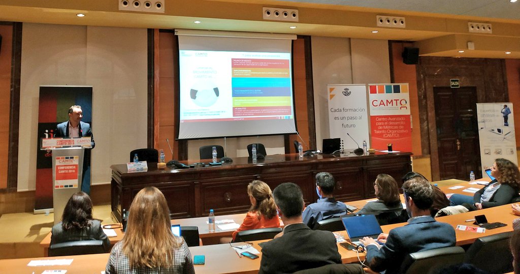 IIConocimiento's tweet photo. “Uno de los objetivos de CAMTO es continuar por la innovación abierta y la puesta a disposición de materiales para la comunidad de los #RRHH”, @davidaguado4 (@IIConocimiento) #CAMTO19 https://t.co/bLWY7Iq1wo