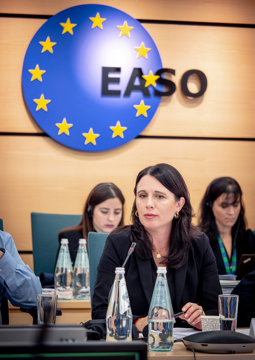 EUAsylumAgency's tweet photo. Today #EASO’s Management Board has endorsed the Agency’s draft Single Programming Document📄 2021-2023, which sets out priorities for the coming years. The Board is meeting today and tomorrow.
📝Check the meeting agenda: https://t.co/IMDDgogJQs. #EASOMB #asylum https://t.co/NrgWHBKpp6