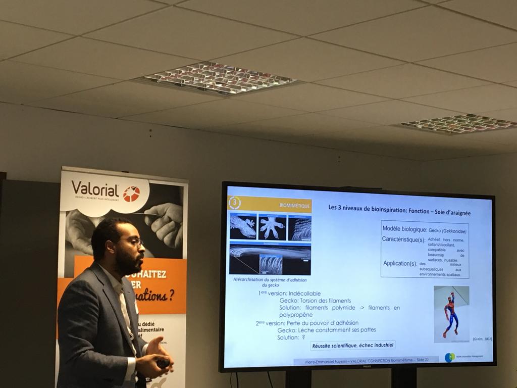 Pole_Valorial's tweet photo. En direct de la #ValorialConnection sur le #biomimetisme #Lorient. Quand la #nature inspire l'#innovation. Enjeux &amp; opportunités du biomimétisme : L. Magro @ceebios, Conception bio-inspirée : PE. Fayemi, https://t.co/yTPzpEqsk3, Perspectives en #agriculture #agroalimentaire🌿💡🦋 https://t.co/xwsjLUuhrC