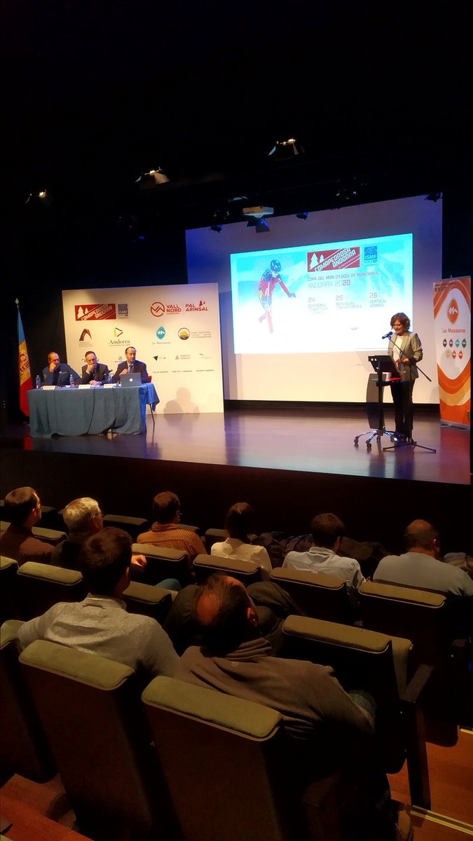 ComapedrosaWC's tweet photo. Comença la presentació. Moltes autoritats i esportistes del país presents per donar la benvinguda a la primera edició de Comapedrosa Andorra World Cup 🏆⛷️ https://t.co/yhHQ9Tt7Qx