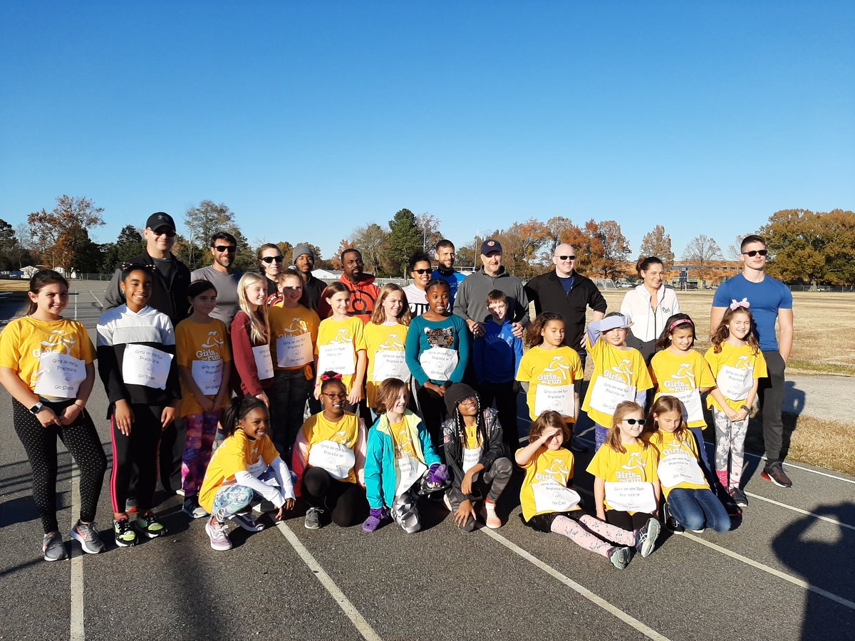 teachrandrunnr's tweet photo. So proud of our girls! They completed their 5K and some kept on running! #VBPioneerPower @gotrhr https://t.co/hjQMh2pvVE