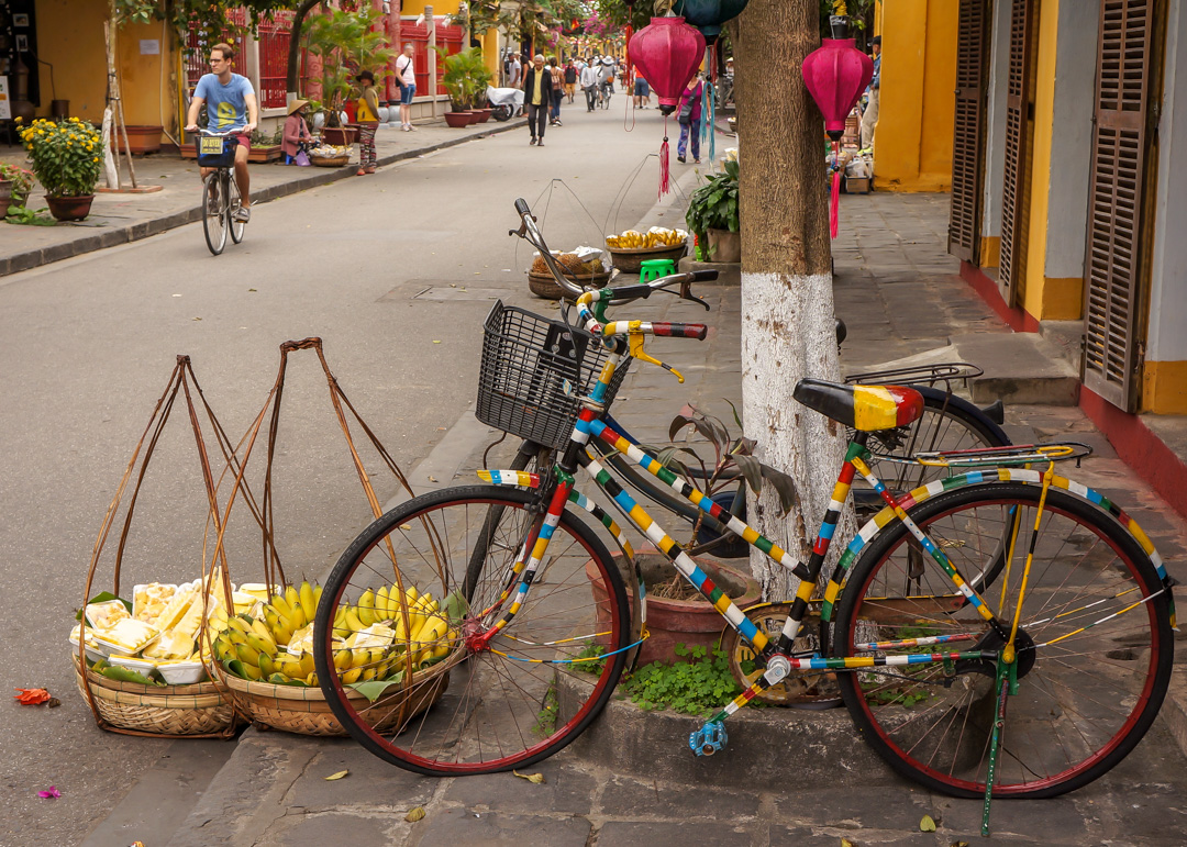EchoesElsewhere's tweet photo. One thing I love about #HoiAn is that the city is very #bicycle-friendly. 

As a #Dutch girl who's used to #cycling everywhere, I thought it was the perfect way to get around the city! 😁  

#hoianvietnam #vietnam #visitvietnam #travelerinvietnam https://t.co/0xSyC6QZlR