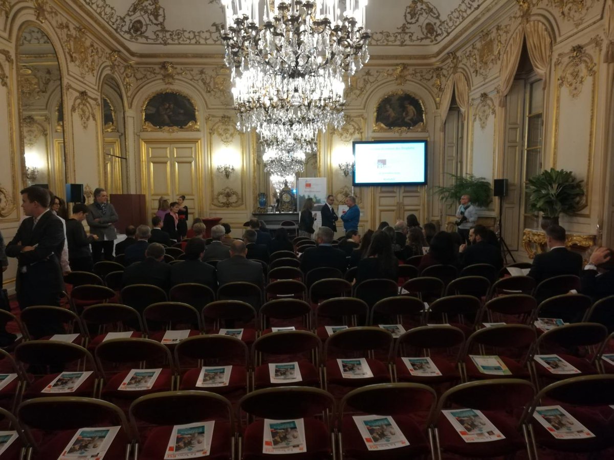 Label ESS ADN tweet media