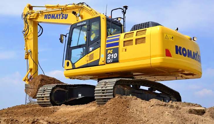 goolconnect's tweet photo. Are you a large scale farmer, do you need to level your ground? We have All kinds of Komatsu Excavator, for hire at the best Price. #machinery #construction #heavymachines #saveyourtime #goolconnect #buildinghouse #development #goolconnectSave
https://t.co/7Db2LOVov4 https://t.co/zwdddwh6sF