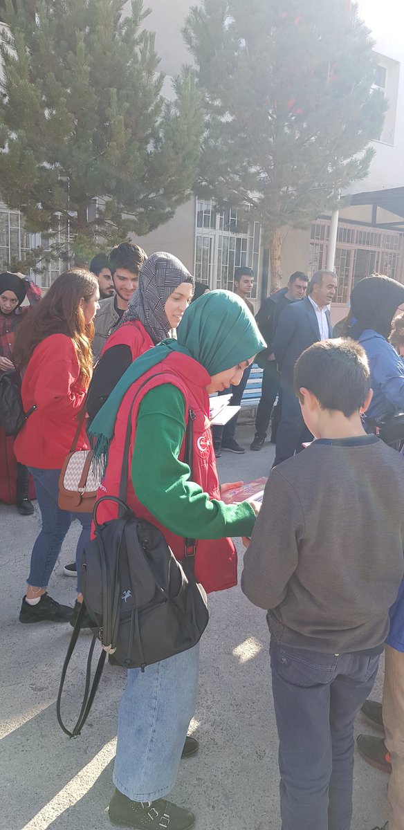 Yakutiye Gençlik Merkezi tarafindan okulumuzda birçok etkinlik yapıldı...(animasyon, dans, yuz boyama vb..)Etkinlikte emeği olan herkese minnattariz...<a href="/skaygusuz/">Salih Kaygusuz</a> <a href="/Erzurum_Mem/">Erzurum İl Millî Eğitim Müdürlüğü</a> <a href="/tcmeb/">Millî Eğitim Bakanlığı</a> @MemUzundere @Yakutiye_GM <a href="/ziyaselcuk/">Ziya Selçuk</a>