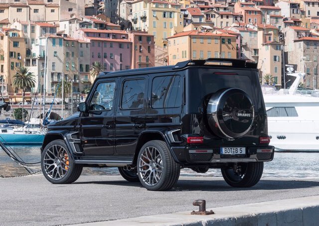 Sfiso_RPM's tweet photo. Brabus 700 Widestar...
4.0 l twin-turbo V8
Power: 515 kw
0 - 100: 4.3 seconds
Top speed: 240 km/h (limited)
#TunedTuesday
#SfisoRPM https://t.co/lmMJU0L3dq