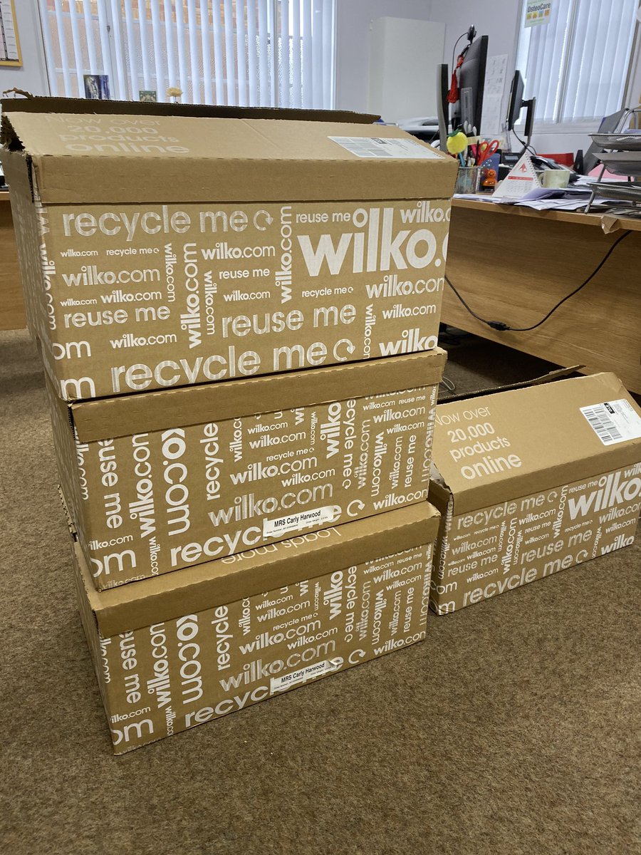 Tea0511's tweet photo. Ordered chocolates from @LoveWilko for our customers. Ordered 24 boxes of chocolates and came in 4 huge boxes .. I have put them all in 1 box with room to spare. Some adjustments need to happen in the warehouse. #savetheplanet #recycle #notacceptable https://t.co/APZcpVdbZv