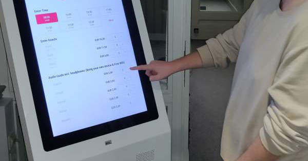 Our self service kiosks are now connected with our API 3.2. 

This means you can now facilitate extra options with every product, including food, audio guides and more!

Ready to get yours? Contact sales@prioticket.com

#selfservice #api #options