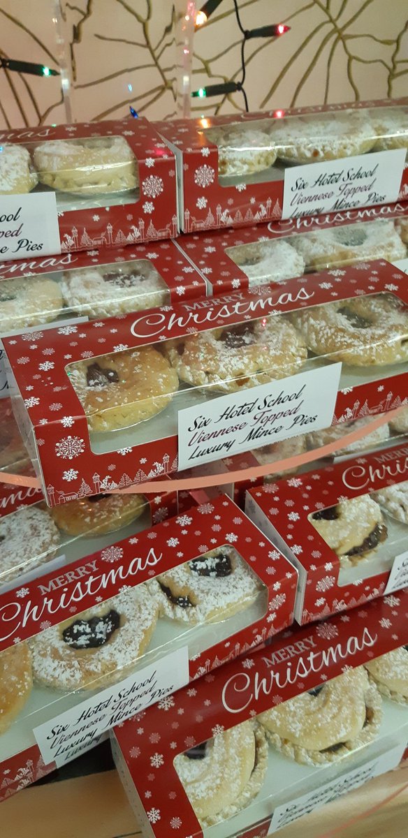 ageorge66471555's tweet photo. Its Offically CHRISTMAS,  @ccnvrqprofcook @HospitalityCCN famous Mince Pies are now on sale @DebutRestaurant @norwichcollege £2.50 a box https://t.co/4e0u32fxv1