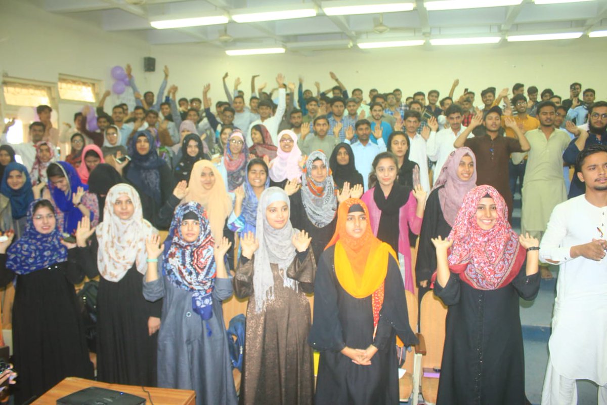 TFTolerance's tweet photo. TFT Team from QUEST, Nawabshah recently conducted an amazing session on Peace and Tolerance in their University to inculcate the message of peace and tolerance.

#HumaraAzm
#Srengthening_Student_Bodies
#TogetherForTolerance
#TeamNawabshah https://t.co/d7rUxzVNgK