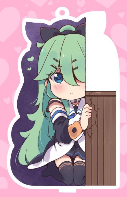 冬コミの新刊グッズセットに入る山風ちゃんアクキーになります☺️下に差し込み口が付いているのでアクリルスタンドとしても使えます! 