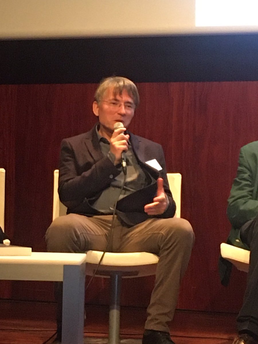 CMoulinSchwartz's tweet photo. ]Surprise] Quand Serge Humpich - l’homme qui le 1er a réussi à faire la #YesCard - se trouve dans le fond de la salle du Colloque de l’#ARCSI 😎 on l’invite à rejoindre la table ronde 😉
▶️ Table ronde : ce qui a marché, ce qui a échoué #Cybersecurite #Chiffrement #CarteBancaire https://t.co/I0cHUL0EJy