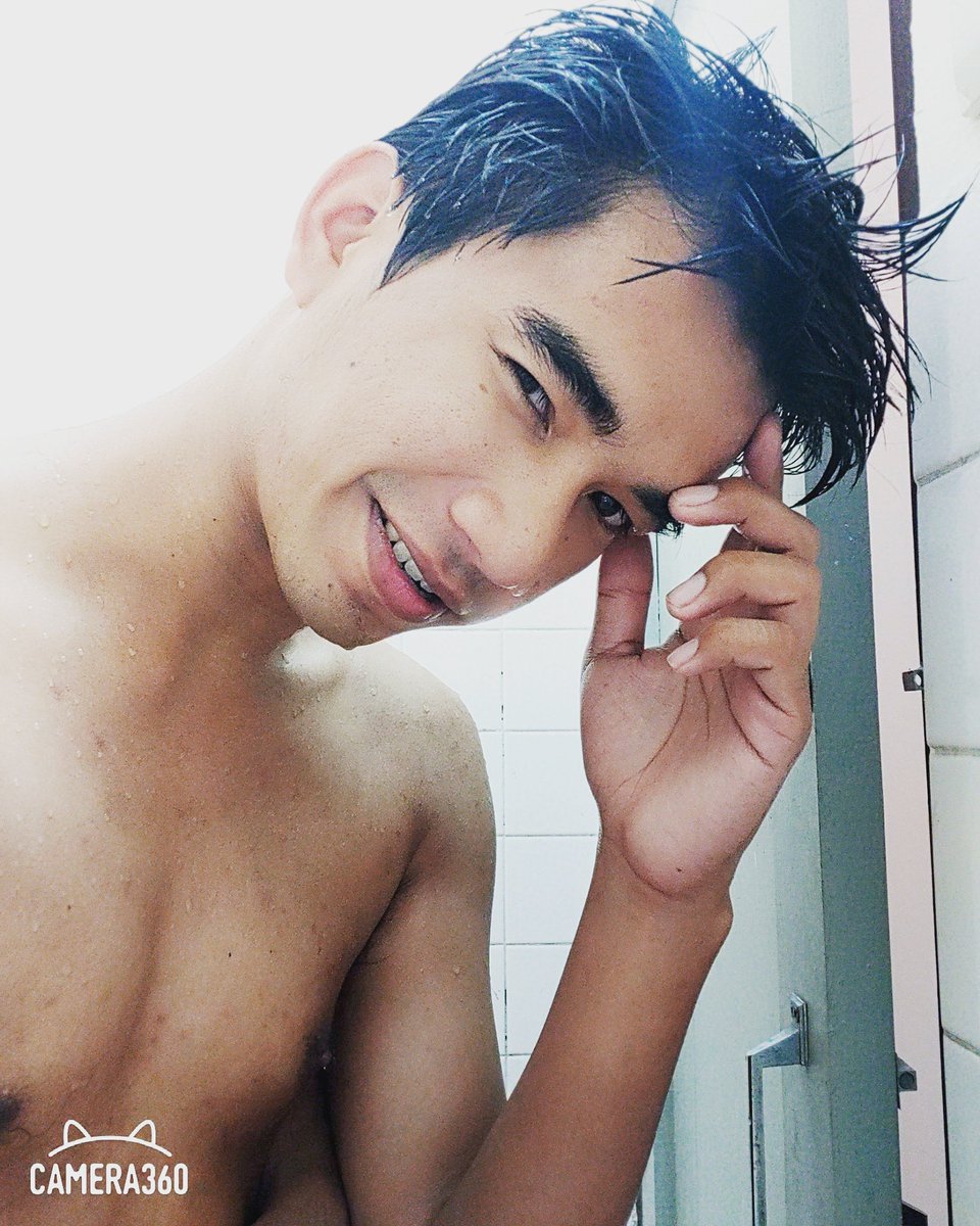 BlackTingleBell's tweet photo. ทำไมวันนี้ฉันนั้นเปลี่ยนไป...ใจที่มันเคยเฉยชากลับหวั่นไหว...แค่สบตาเธอครั้งเดียว...แค่ครั้งเดียว
#me #devilarmiiz #armiam https://t.co/Ew9U51TBVW