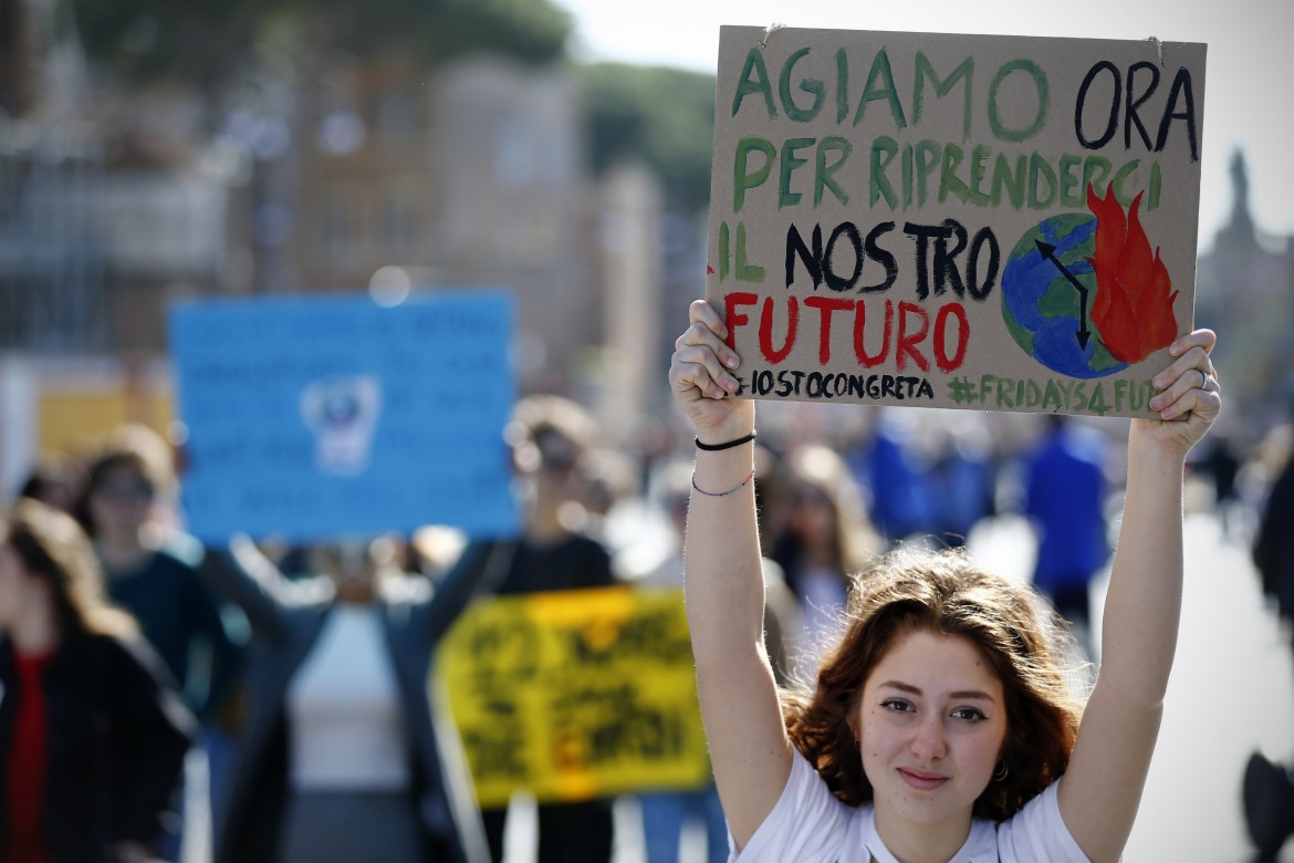 CentreFrancesca's tweet photo. Tutti in piazza XX settembre il #29Novembre2019 alle ore 9:00 per manifestare contro il #GlobalWarming! La terra è UNA!
#StandUpforYourFuture #FridaysForFuture #AgainstGlobalWarming #EarthIsOne https://t.co/3NzAosF4nL