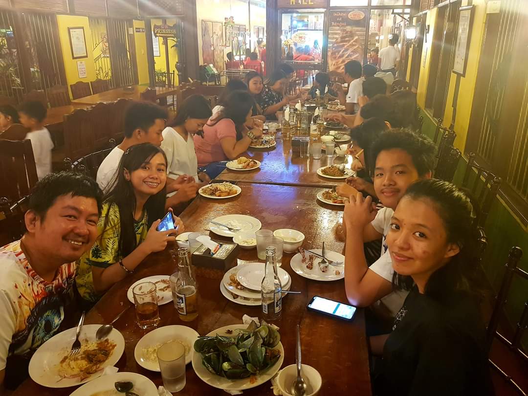 TypicalWeirdood's tweet photo. Ang bilis ng panahon. Last week you seem to regain your strength due to your sickness. We even celebrated mom's birthday even though you weren't able to go to our house. Your new house was already finished and just yesterday you moved in there. We were even planning to do a– https://t.co/pfADP1Xdf3
