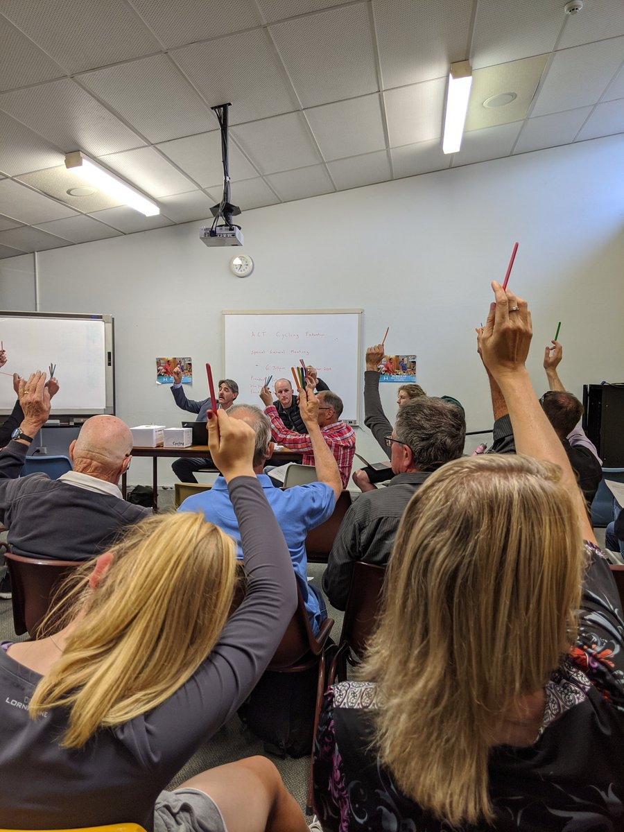 .@CyclingACT members vote in overwhelming favour of <a href="/AusCyclingAus/">AusCycling</a> #auscycling <a href="/climbingcyclist/">Matt de Neef</a> <a href="/robridemedia/">Rob Arnold</a>
