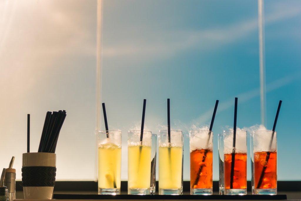 HI_Muscat's tweet photo. Happy Hours at Omede Lounge lead to happy memories. Available everyday from 6pm - 7pm.
For reservations, visit: https://t.co/CV0kZuuKXA
#JoyOfTravel #HolidayInn #AnIHGHotel #HotelLife #Oman #Travel #Holiday #Vacation #InstaTravel #MuscatFoodie #MuscatDining #Nightlife #Weekend https://t.co/vOygigfYB2