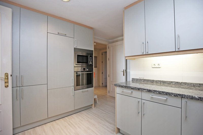 Just Listed! 

🔷 Les Belvederes, Nueva Andalucia, Marbella - Excellent Five Bedroom South Facing Ground Floor Apartment🔷

bit.ly/2KViyj9

#marbellaproperty #costadelsol #apartmentforsale