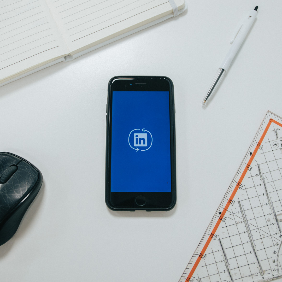 LinkedIn is een van de belangrijkste sites waar bedrijven zichtbaarheid verkrijgen. Het aantal bedrijven op de website, 30 miljoen, blijft groeien. LinkedIn is de laatste tijd daarom veel aan het veranderen. Dit artikel zet alle recente updates op een rij. marketingfacts.nl/berichten/tien…