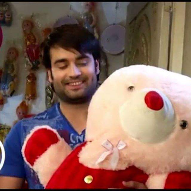 The shy guy even after decade on Camera  he is still shy His blush when he laughs “My best moment ”My Vote goes to  #VivianDsena forSexiest Star of The DecadeSexiest Star of 2019  #AsjadNazirSexyList2019 #EasternEyeSexyList2019  @asjadnazir