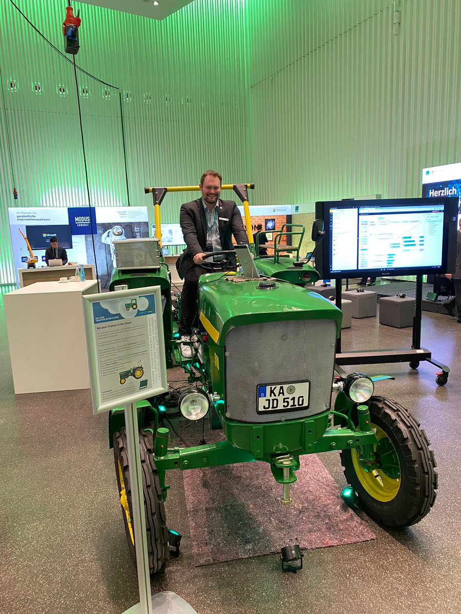 stachomike's tweet photo. Arbeit darf auch Spass machen auf der Bechtle @MicrosoftDE World 2019 #bechtle #microsoft #zukunftsstark #onebechtle #bmsw19 #offenburg #digitaletransformation https://t.co/yiXy5ue7sv