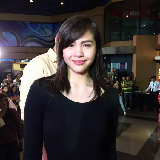 ShineJANELLA's tweet photo. NAPAKA SIMPLE ni @superjanella sa premiere night ng kanyang first solo film HAUNTED MANSION, para lang po silang nag malling ni Jerome lol
But despite the low key premier, it earned P120 Million & ranked 4th top grosser during #MMFF2015
#TheKillerBrideVulnerable #TheHeiress https://t.co/cts58VSQD0