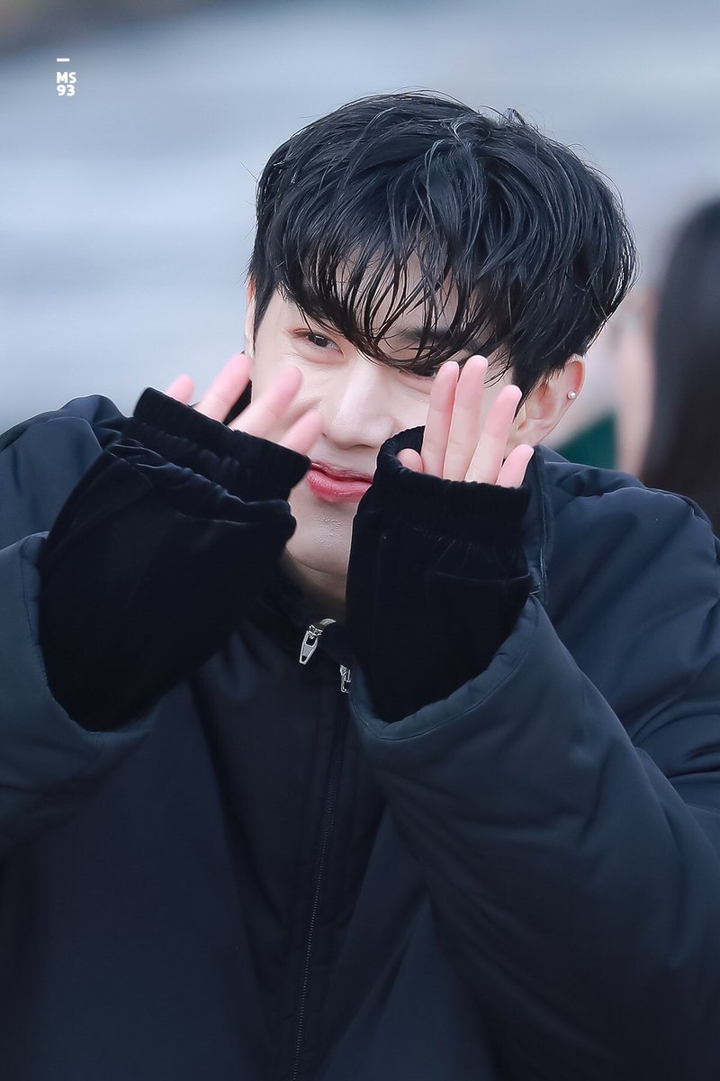 tuandoingthings's tweet photo. just tiny babie mark 🥺 https://t.co/D9pbPPvz04