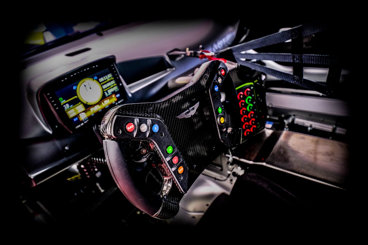 ffsa_gt's tweet photo. 🚨Equipage 1/4 🚨

Nicolas Gomar, champion en titre dans la catégorie AM, s'associera à @MIKEPARISY , Champion de France #FFSAGT 2017 à bord de l'une des quatre @astonmartin Vantage GT4 alignées par la structure héraultaise la saison prochaine 😍 https://t.co/H5xIMkiGqm