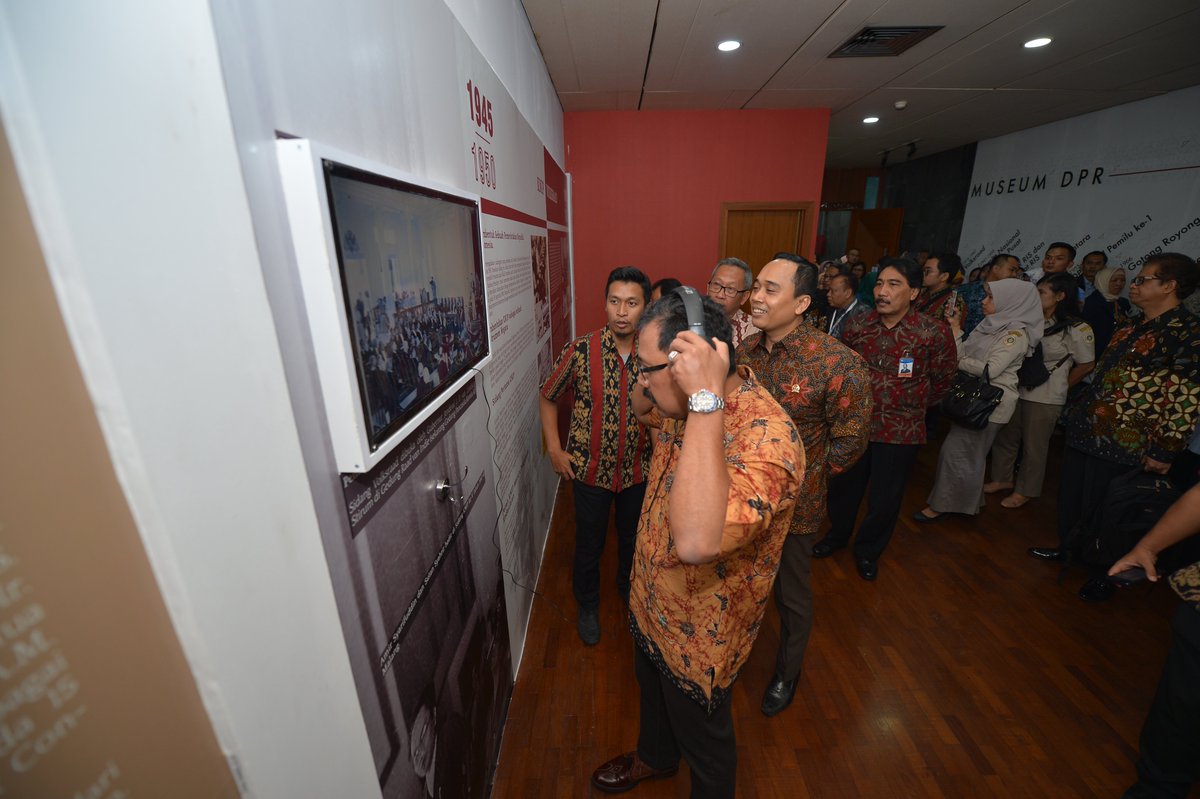 DPR_RI's tweet photo. Bidang Arsip dan Museum Sekretariat Jenderal dan Badan Keahlian DPR RI Menyelenggarakan Kegiatan Penyerahan Arsip Statis DPR RI, Peluncuran Museum DPR RI Digital Tahap I dan Seminar Kearsipan, dihadiri Ketua BURT DPR RI Agung Budi Santoso, Selasa, 26 November 2019. #BURTDPR https://t.co/vicIwKyugC